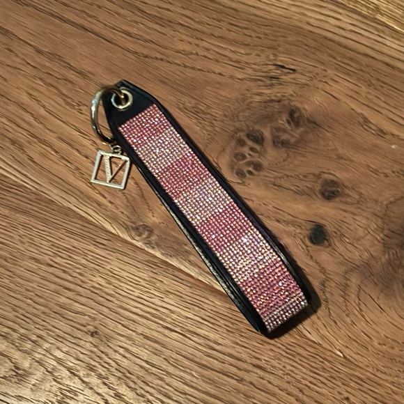 NWOT VS Wrist Strap Keychain - Picture 2 of 9